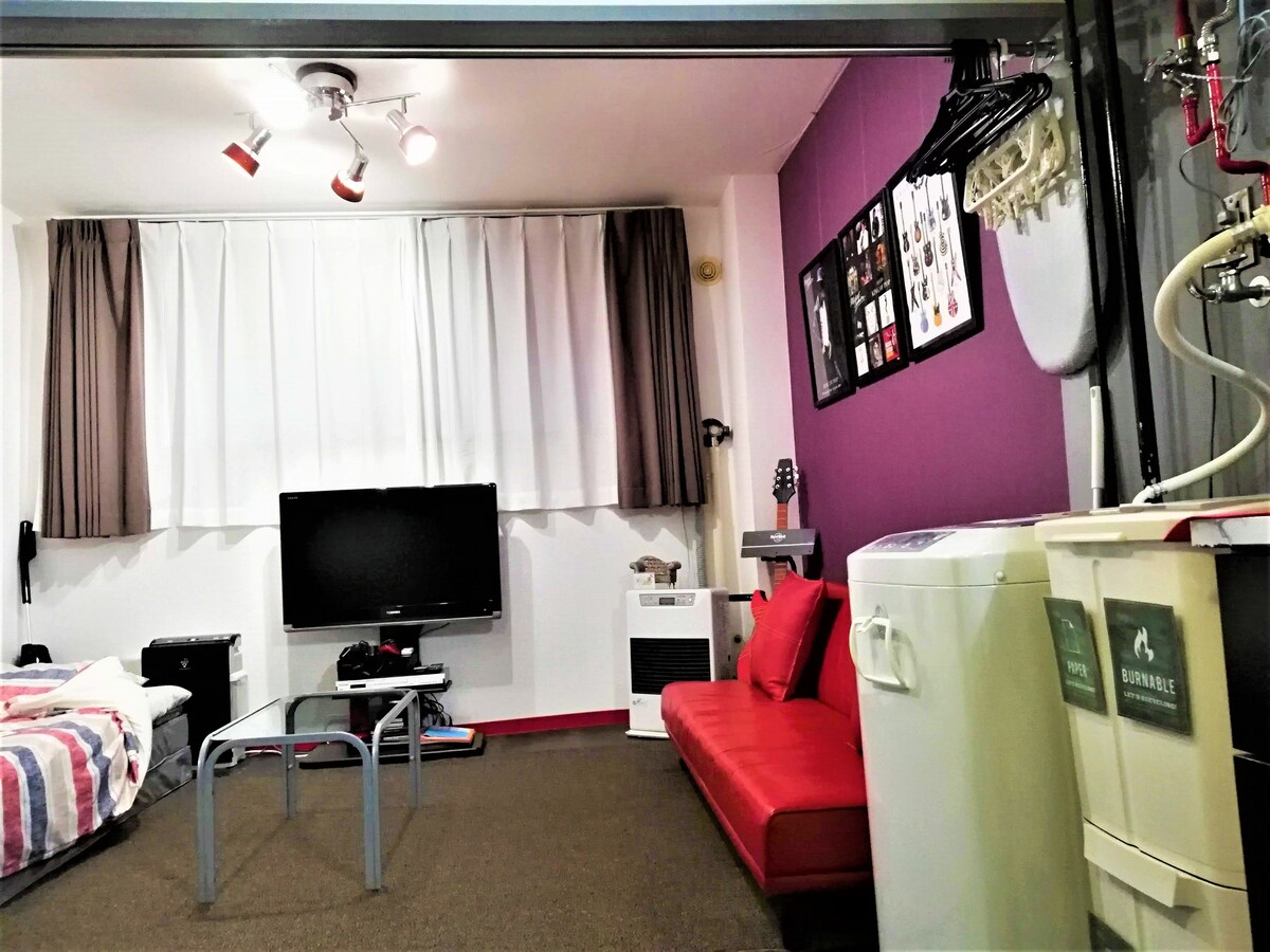 Almaz place # 102/免费无线网络/良好的机场通道/现代化的室内装潢/在房间内放松身心