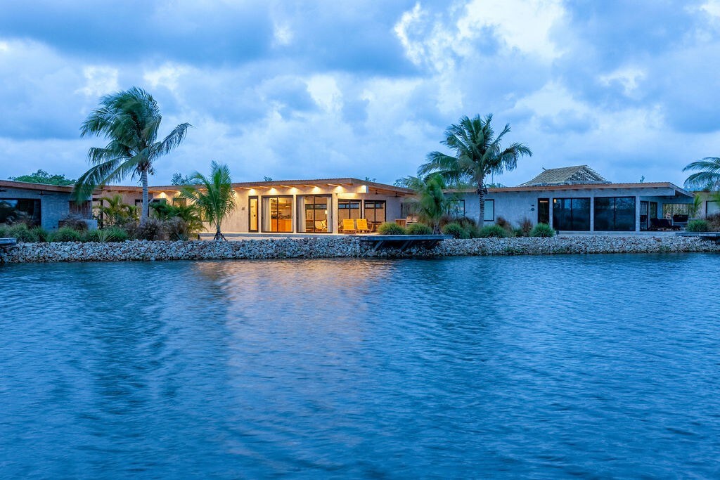 4BedRooms Waterfront Villa 07 W/Pool, Private Dock