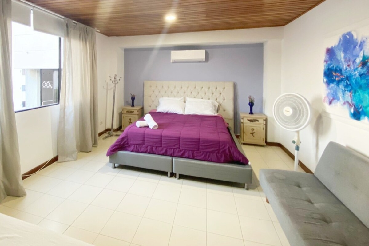 Large room for with sea view and private bathroom