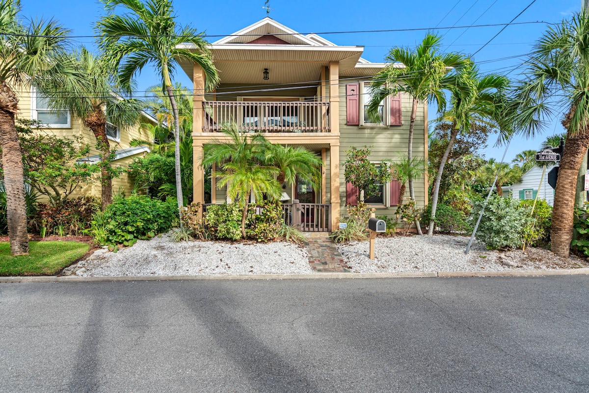 The Beach House - Steps Away from Sanctuary!