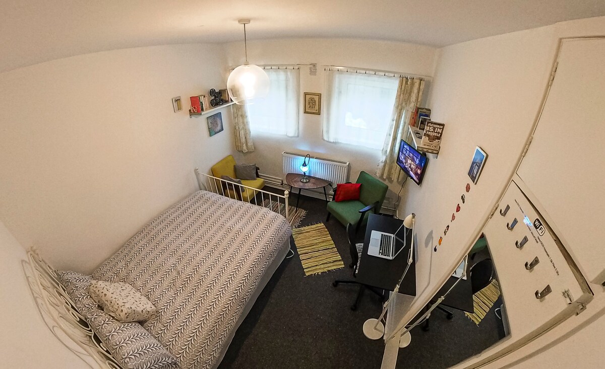 Centrally Located Comfortable Room in London