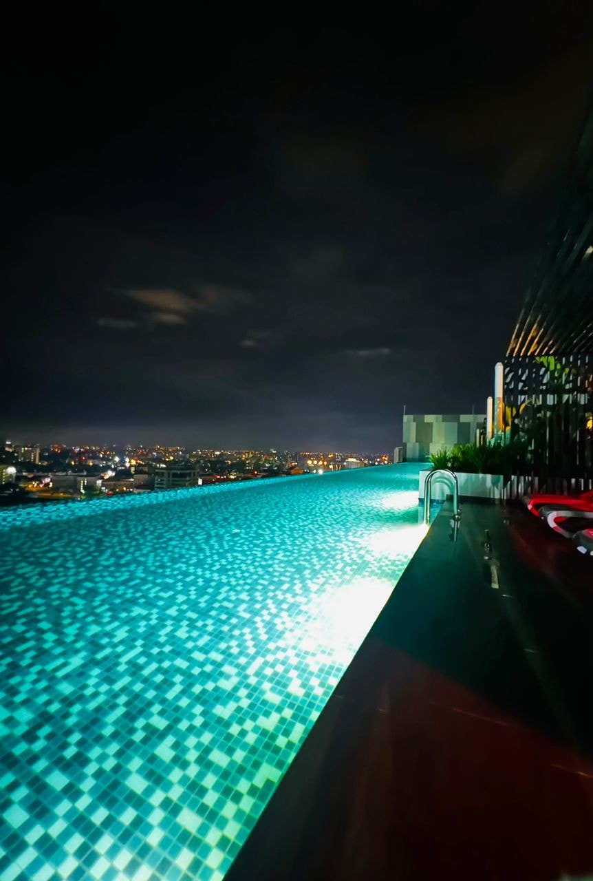 Condo with Infinity Pool |2-8 pax|17th floor|