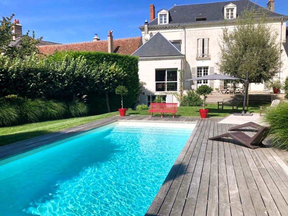 Grande maison avec piscine en bord de Cher