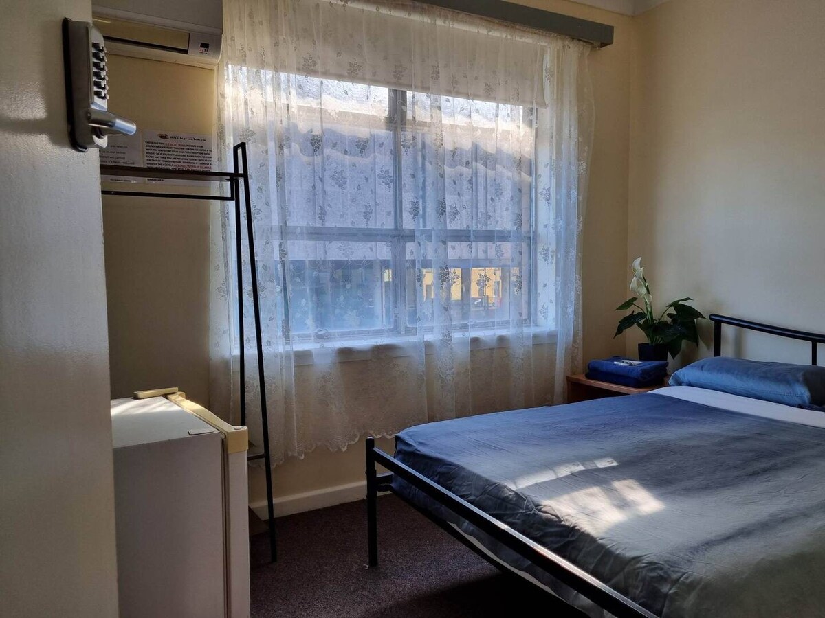 Fully-Furnished Aircon Double Room for Rent