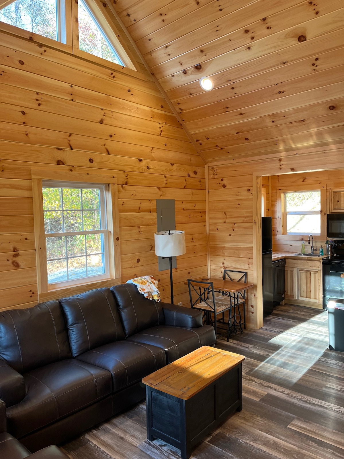 Athens 2bd cabin &hot tub @Mt.Nebo/Ohio University