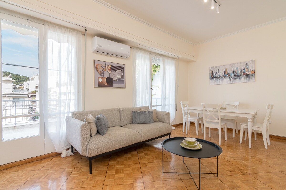 Phaedrus Living: City Center Flat Michalakopoulou