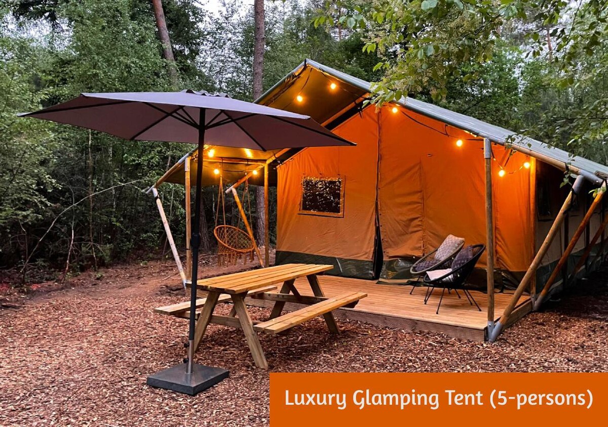 Luxurious Glamping tent in woods (with bathtub)