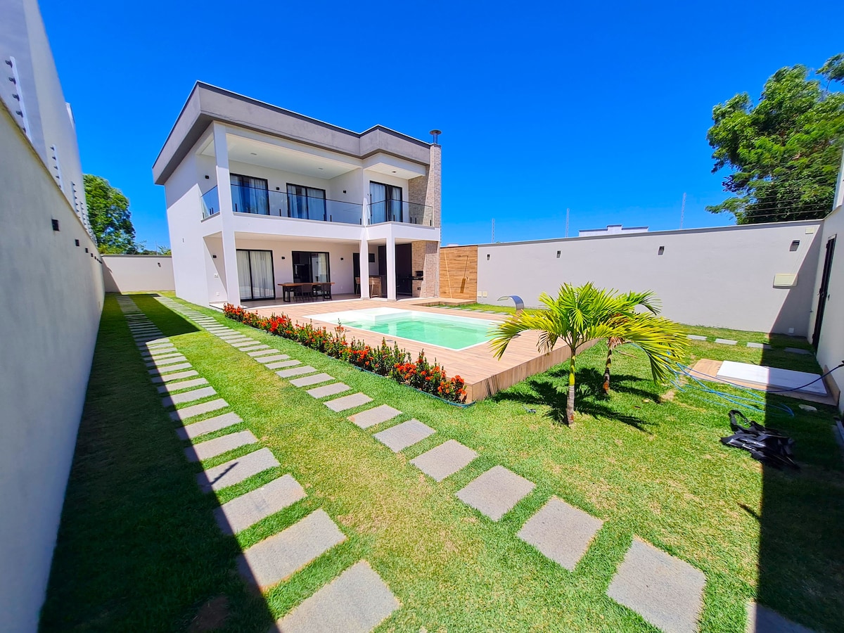 Linda Casa com Piscina Enseada Azul 3 Quartos