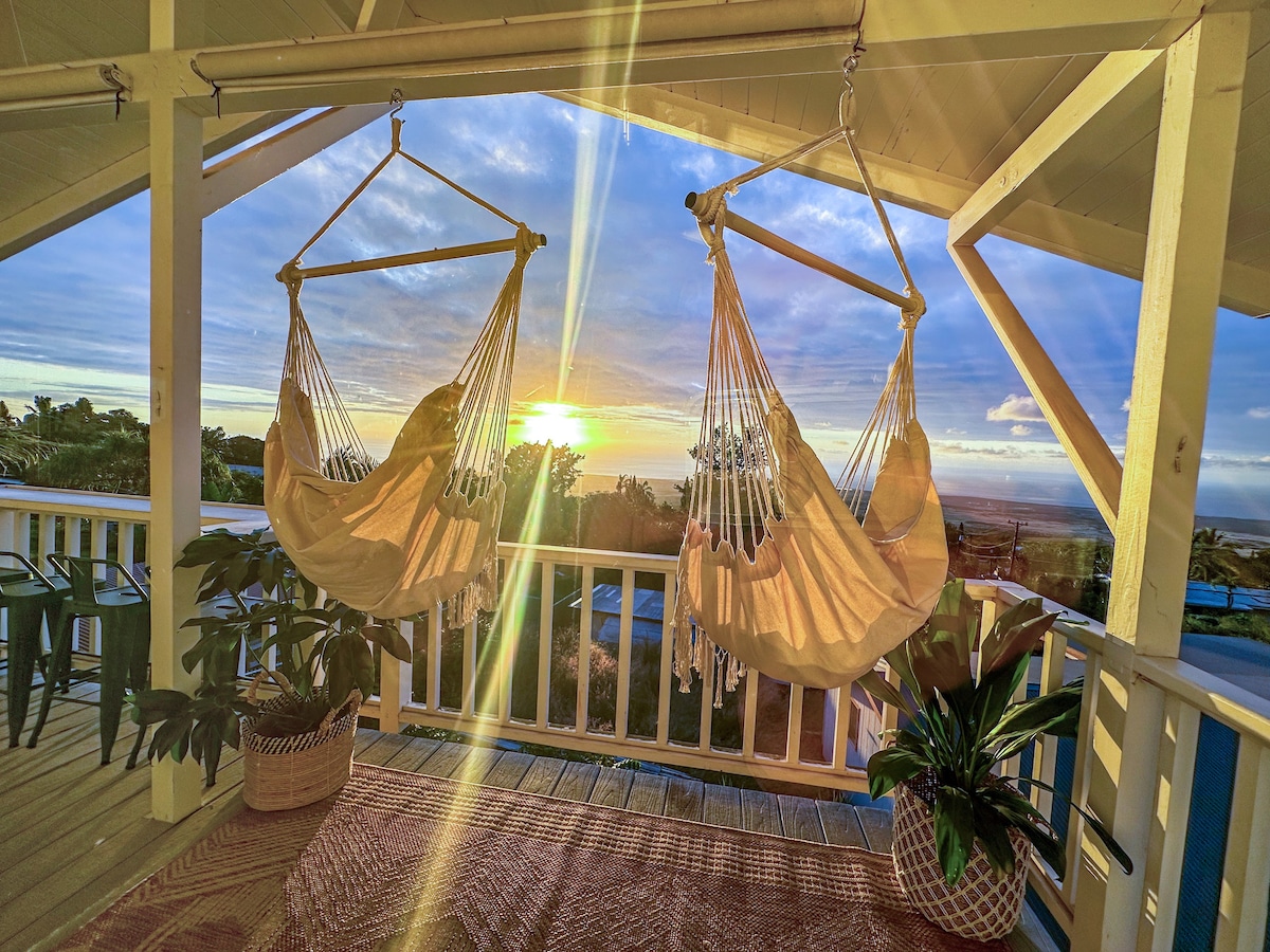 Modern Kona Home w/Panoramic Views 10-Min to Beach