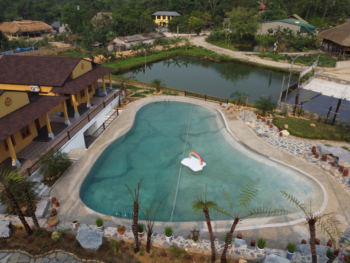 Suite Room-Breakfast-Bathtub-Pool View Ha Giang