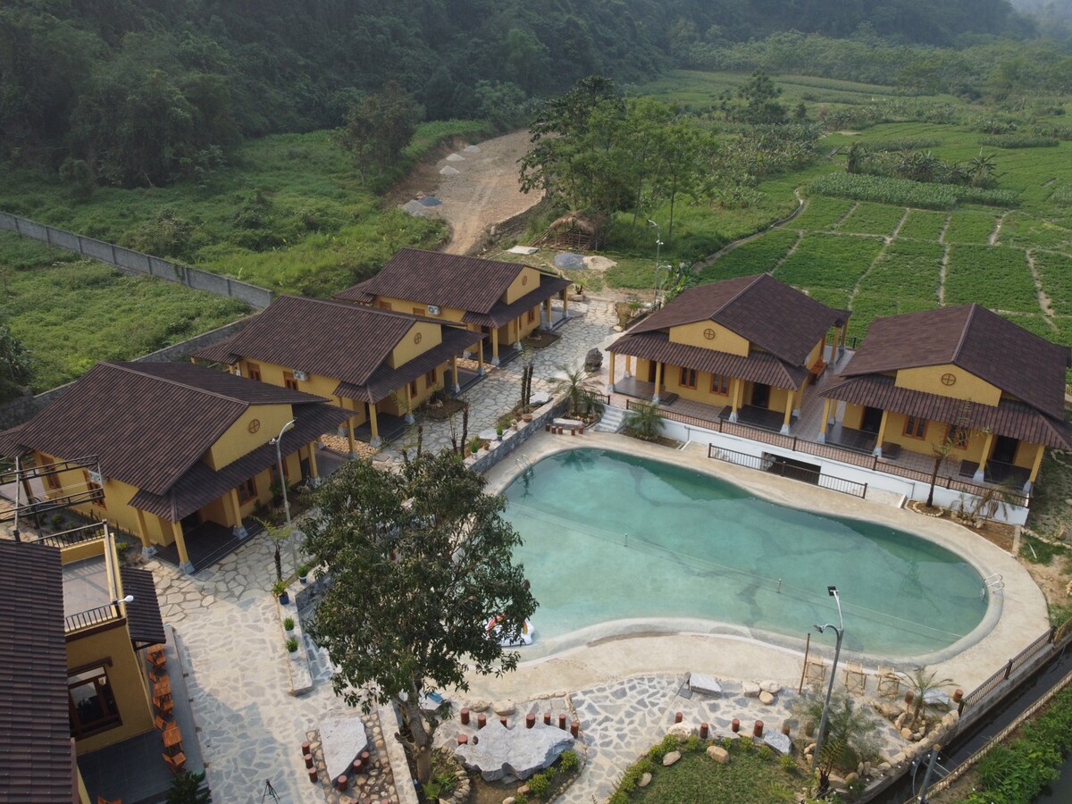 Suite Room-Breakfast-Bathtub-Pool View Ha Giang