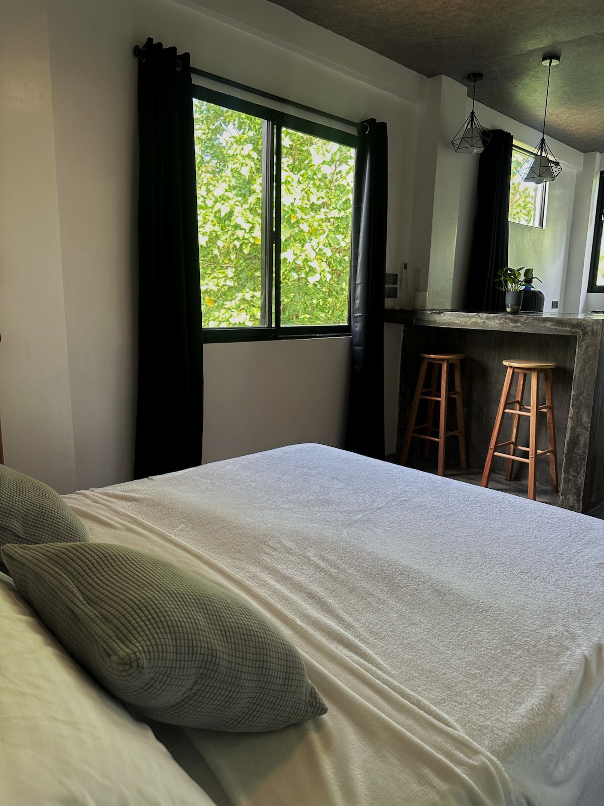 Cozy Studio:2Beds/3pax|near Cloud9|Starlink|AC