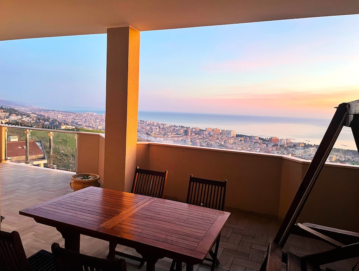 Pescara Colli - Penthouse with sea view & Parking!