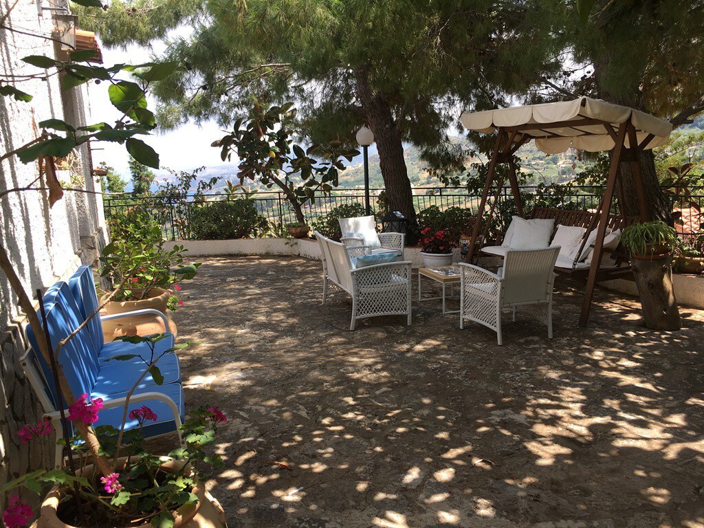 Villa panoramica con vista mozzafiato sul mare