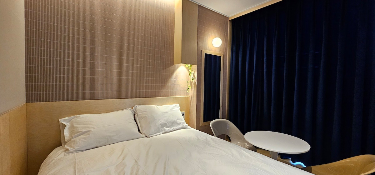 Myeongdong hithere city Deluxe double room