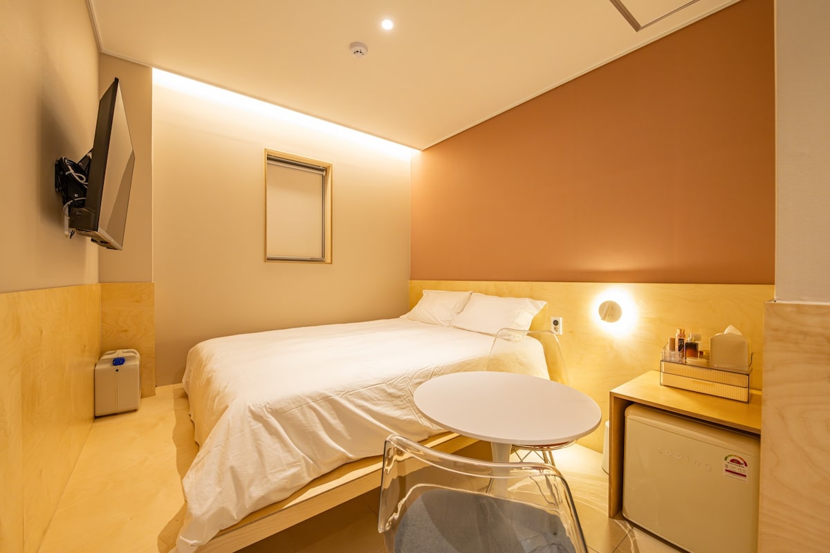 Myeongdong hithere city standard double room