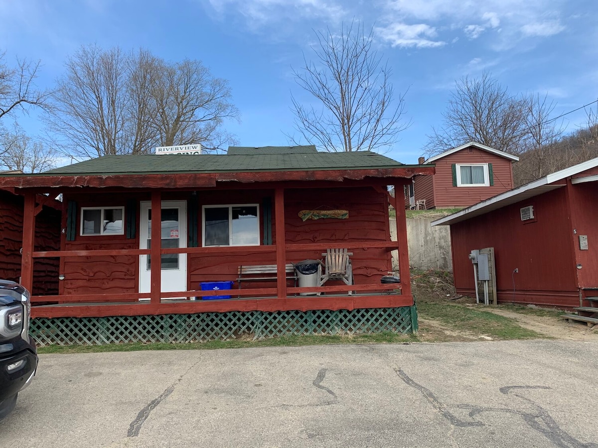 De Soto Riverview Cabins #4