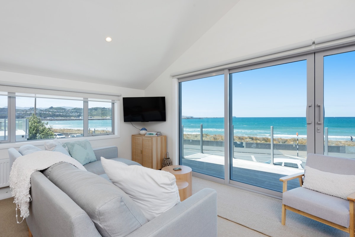 Beach Haven on Lyall Bay Parade