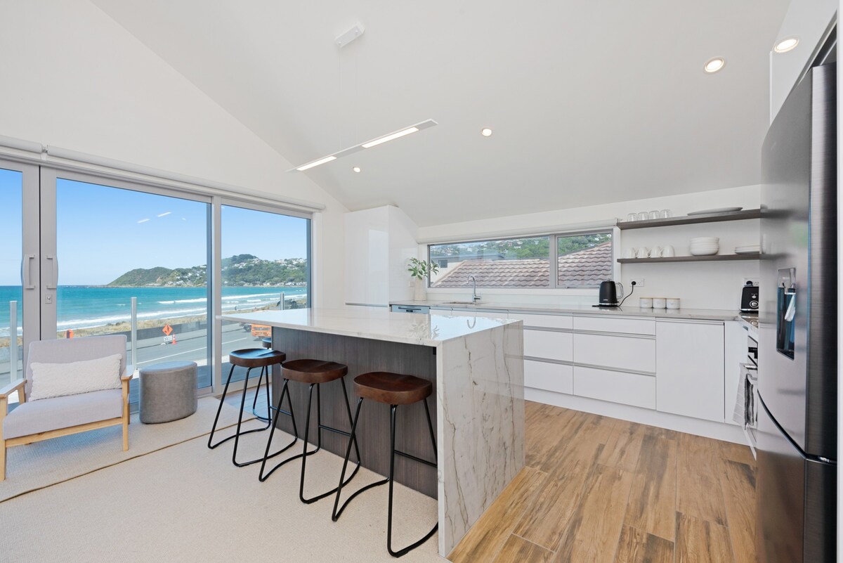 Beach Haven on Lyall Bay Parade
