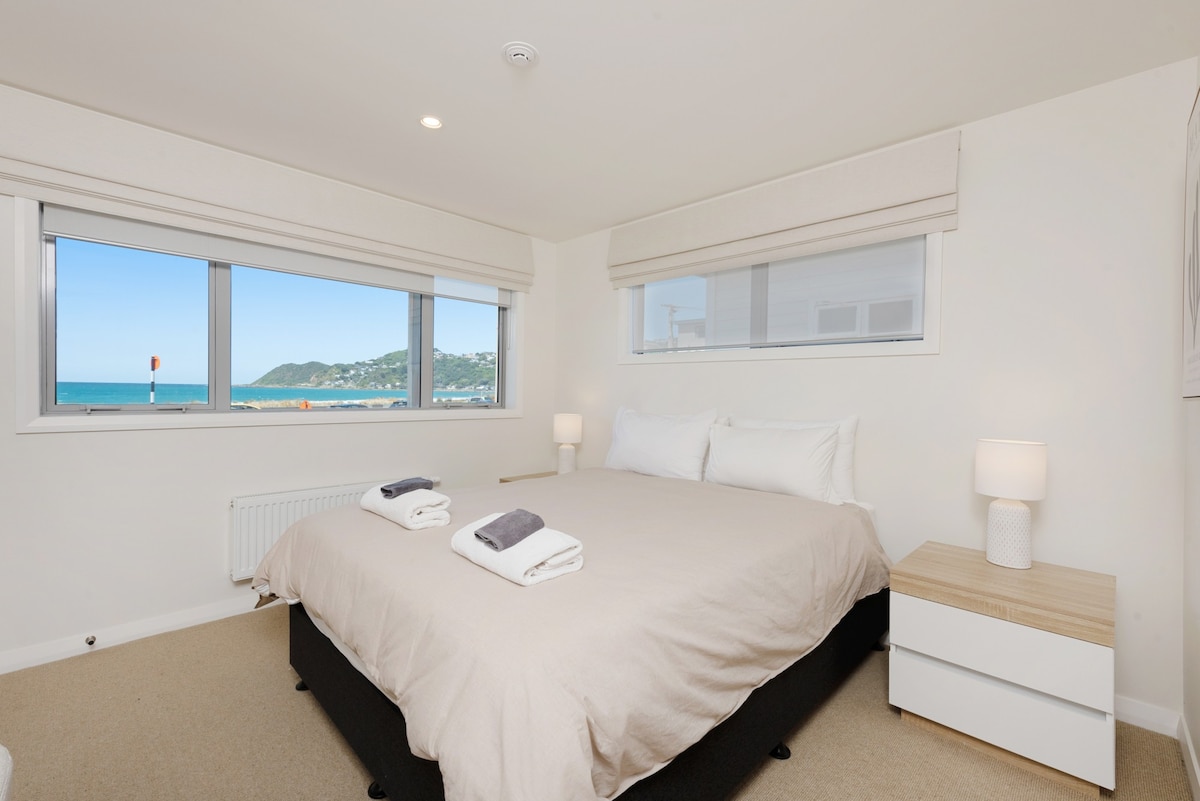 Beach Haven on Lyall Bay Parade