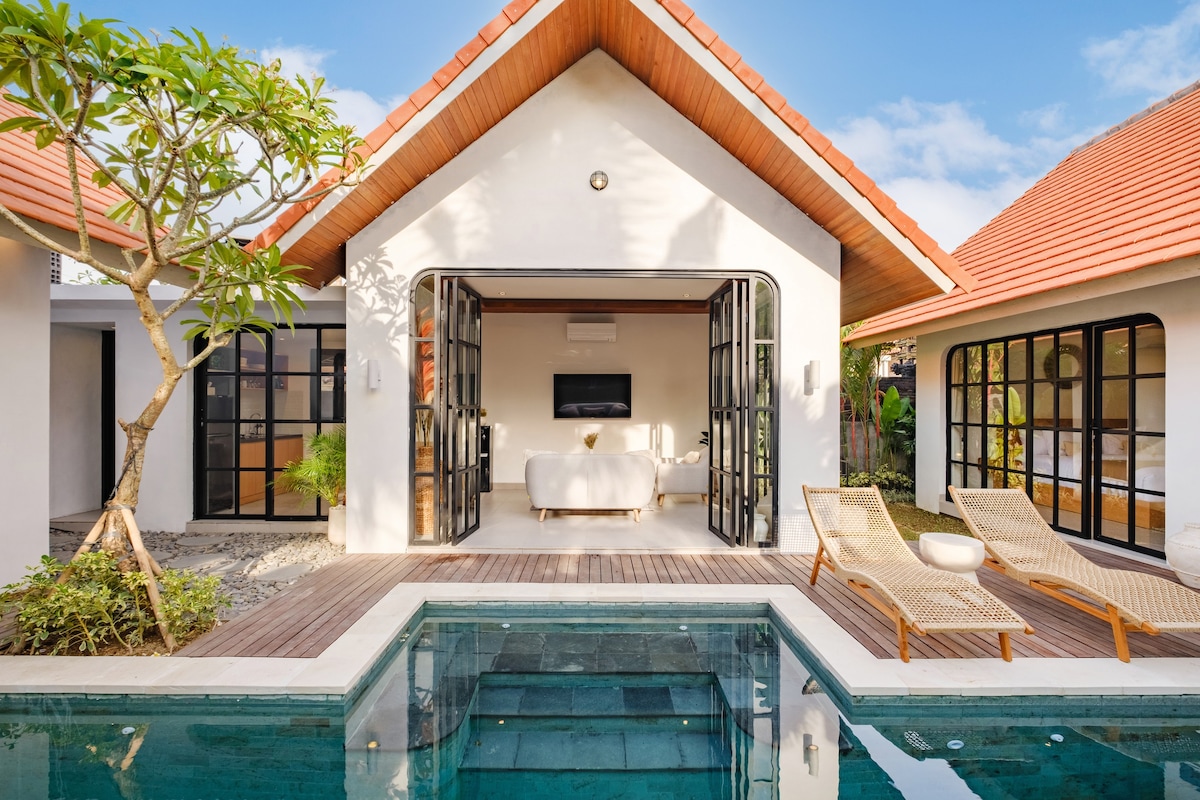 2 min- Atlas/finns New luxe Villa in Canggu