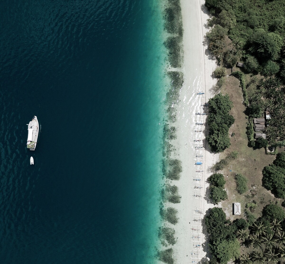 A Luxurious Yacht Voyage Through Komodo Island