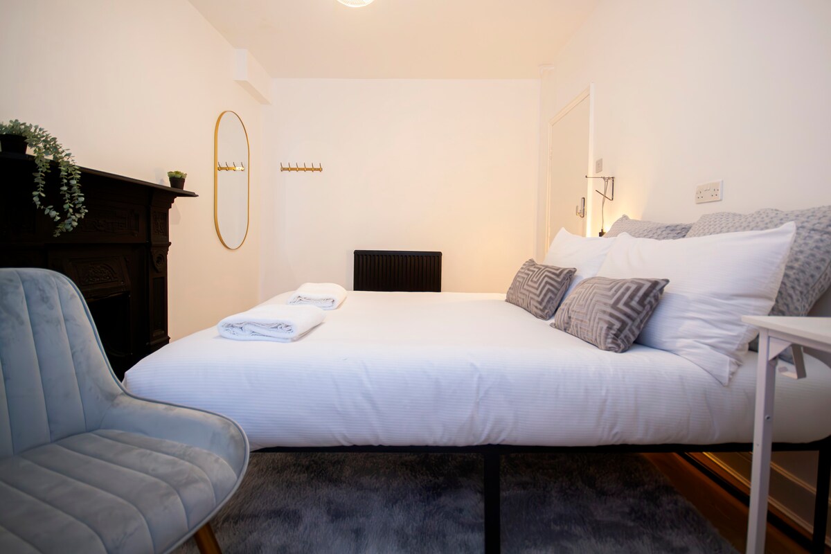 SS5 | Cosy Private room in Whitechapel