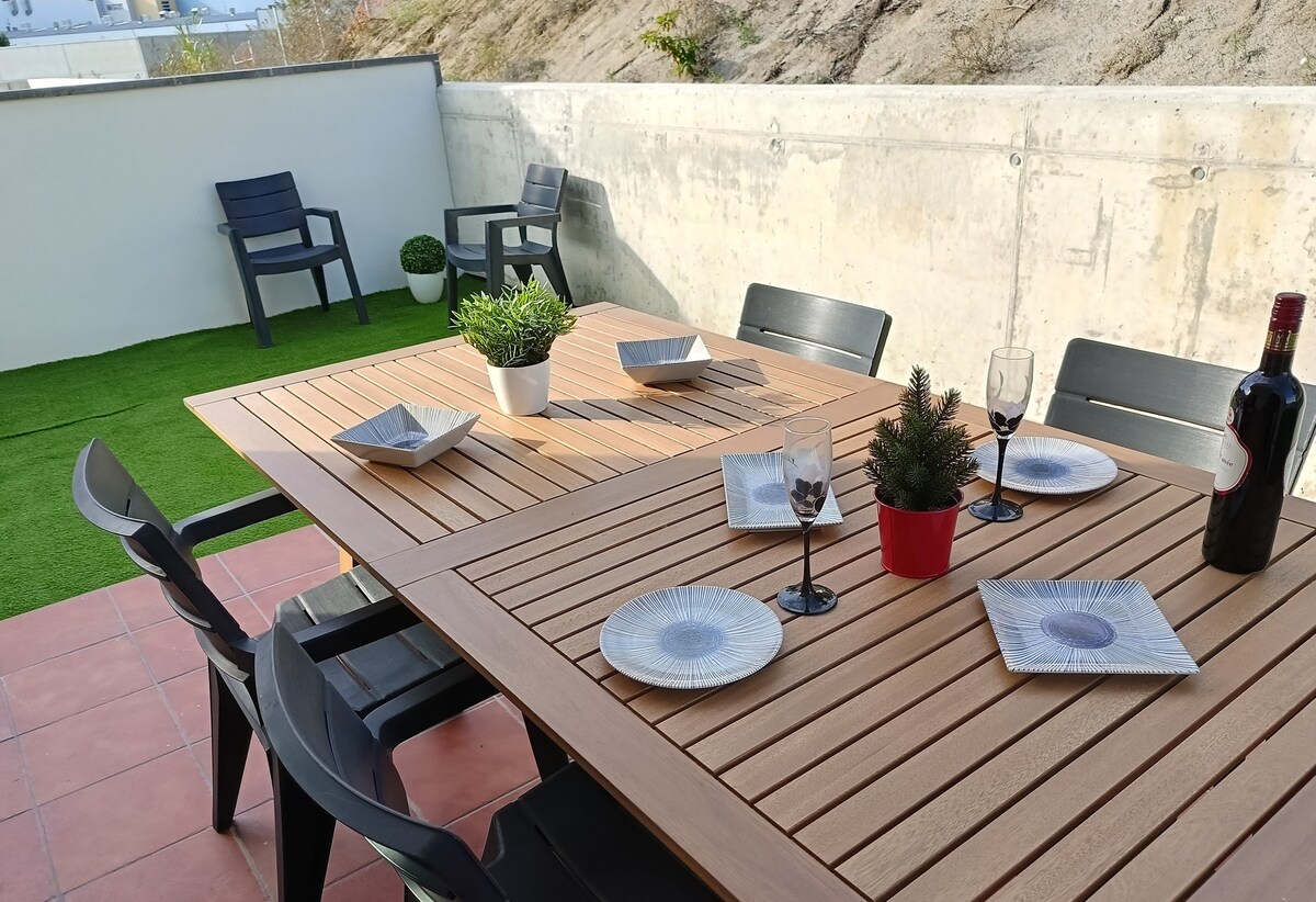 Ático terraza y vistas a la montaña en Arenys