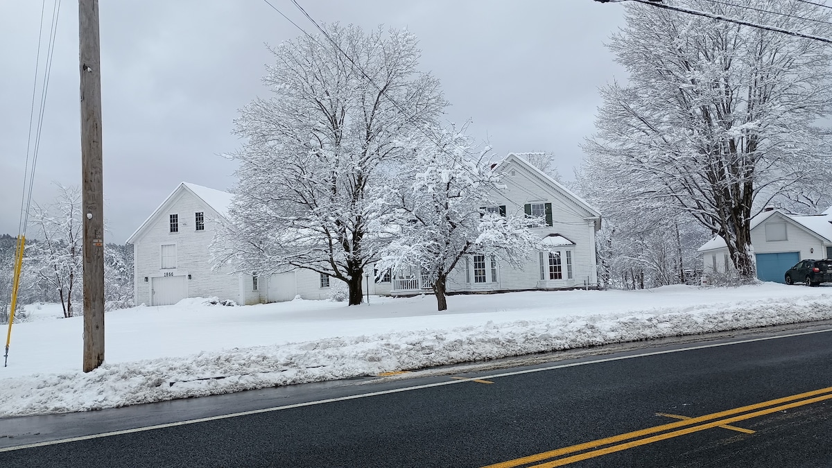 River House Rumford Point. 14 mins to Sunday River