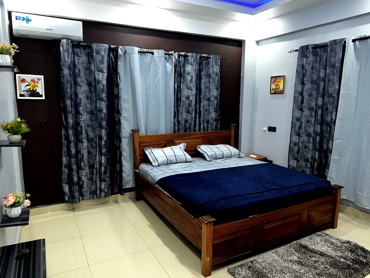 Smartville-Luxury 1 bedroom condo in gated Estate