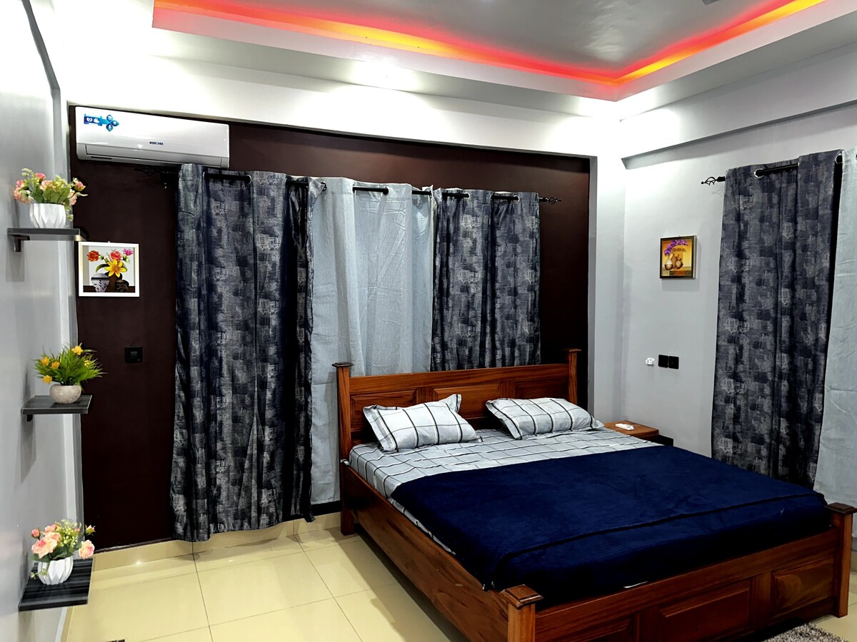 Smartville-Luxury 1 bedroom condo in gated Estate