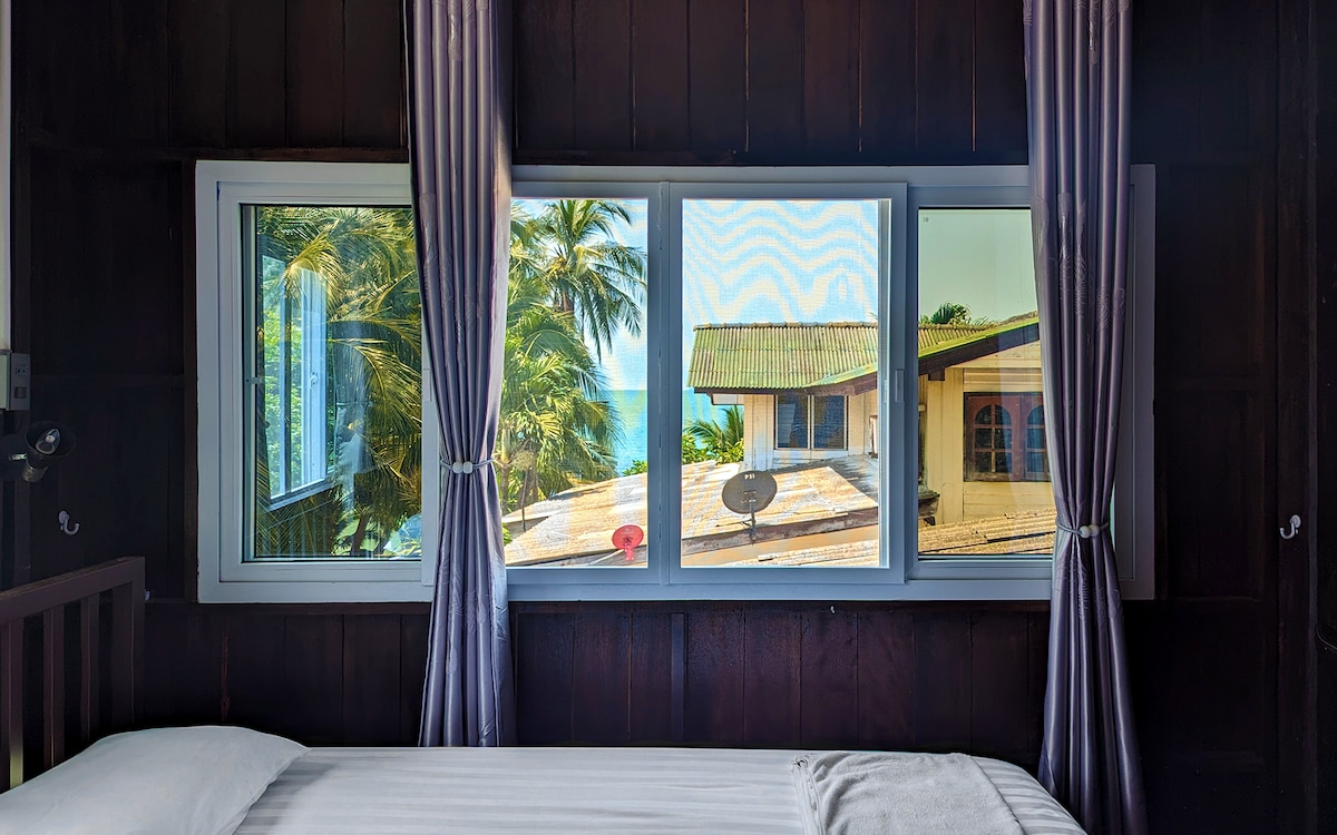 Twin Room • Peaceful Tropical Sunset Beach Hostel