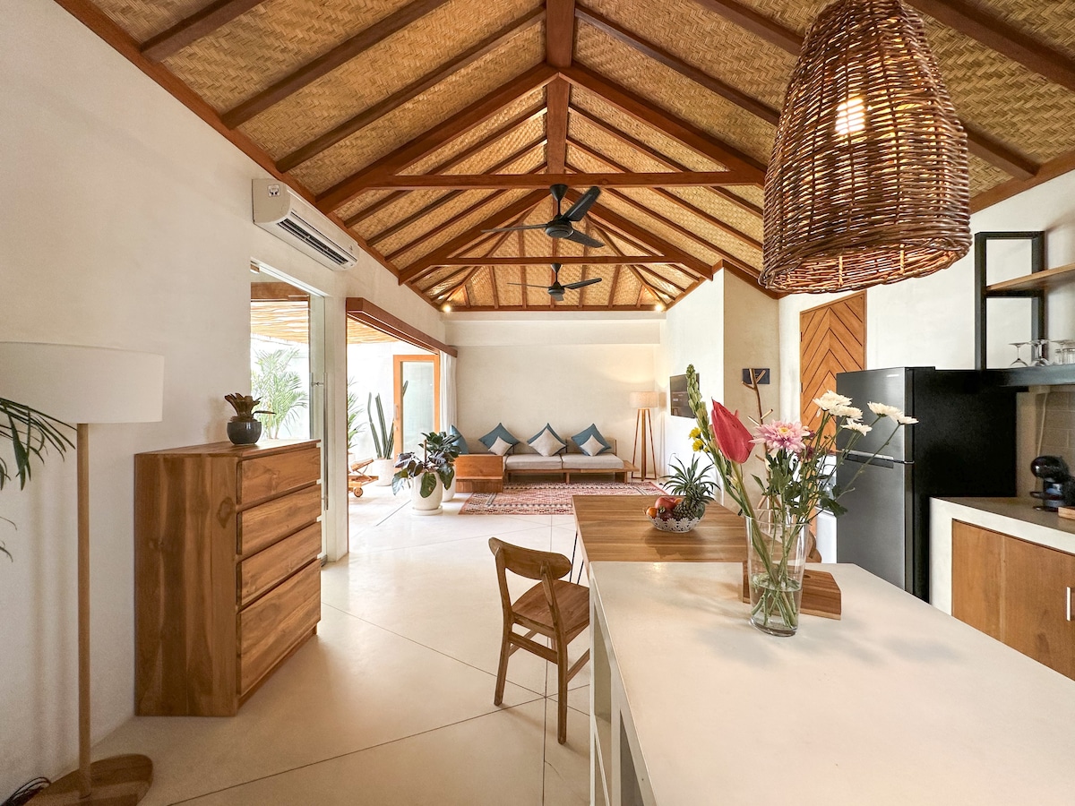 Flow Villa: Modern Oasis, Cozy Retreat in Bingin