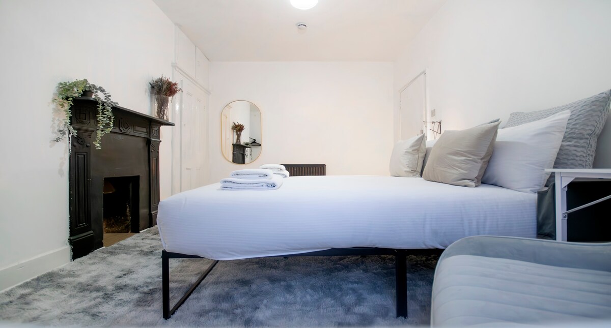 SS3 | Cosy Private Room in Whitechapel