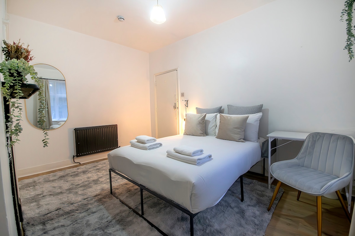 SS3 | Cosy Private Room in Whitechapel