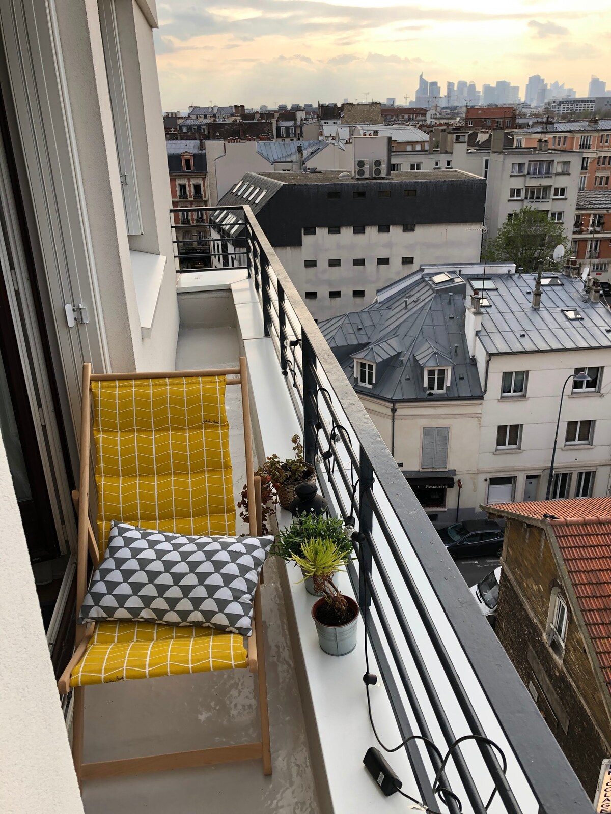 带阳台的公寓，距离香榭丽舍大街（ Champs-Élysées ） 20米