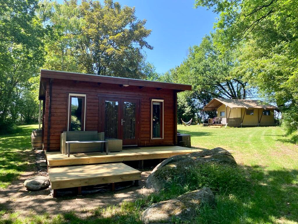 Drie prachtige natuur huisjes, zwembad en sauna!