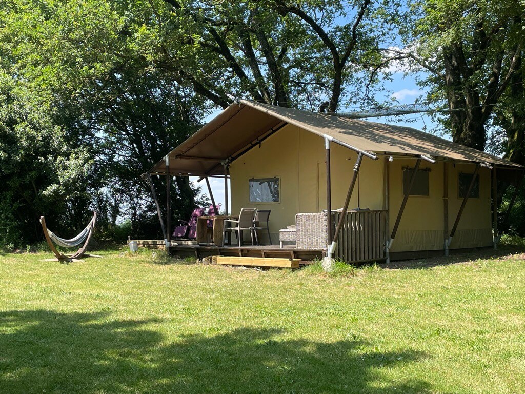 Drie prachtige natuur huisjes, zwembad en sauna!