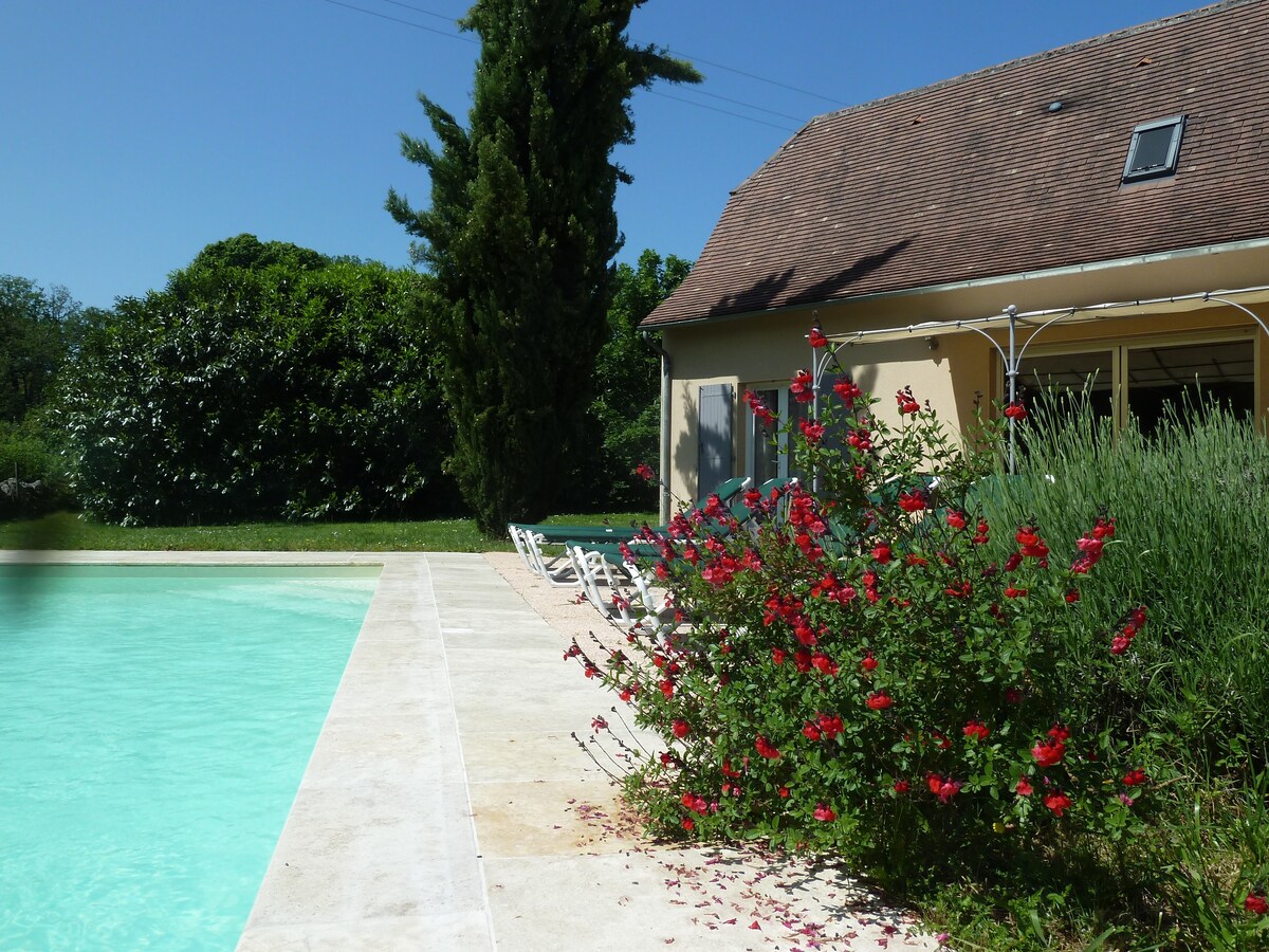 Maison avec piscine à Loubressac