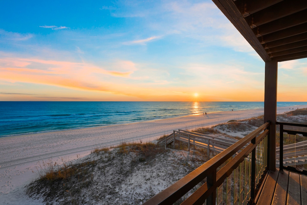 Private Beach/Gulf Front/3 Balconies/King Suites!