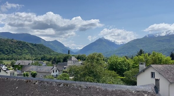 Grand appartement vue montagne