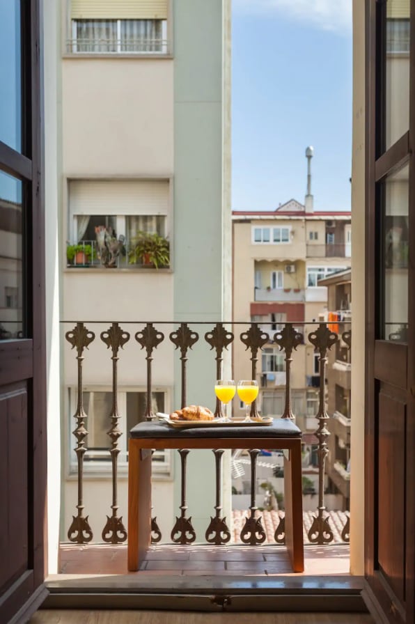 Charming 2BR near SagradaFamilia with balcony