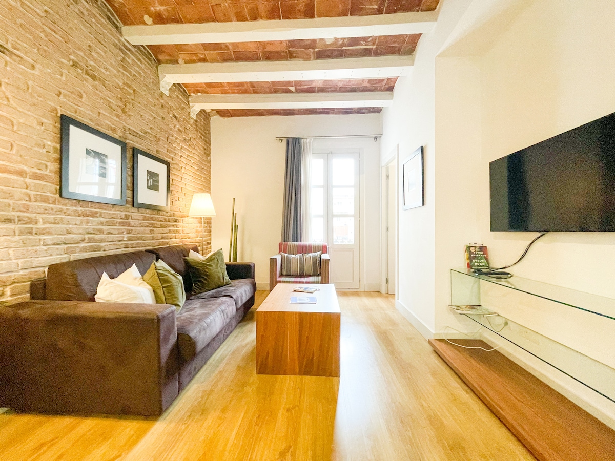 Charming 2BR near SagradaFamilia with balcony