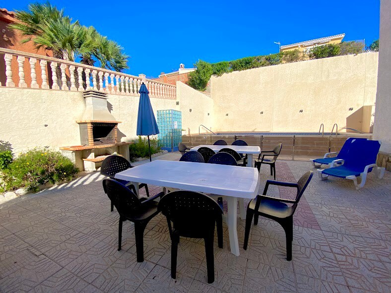 2 Bedroom Apartment, Private Pool/Garden