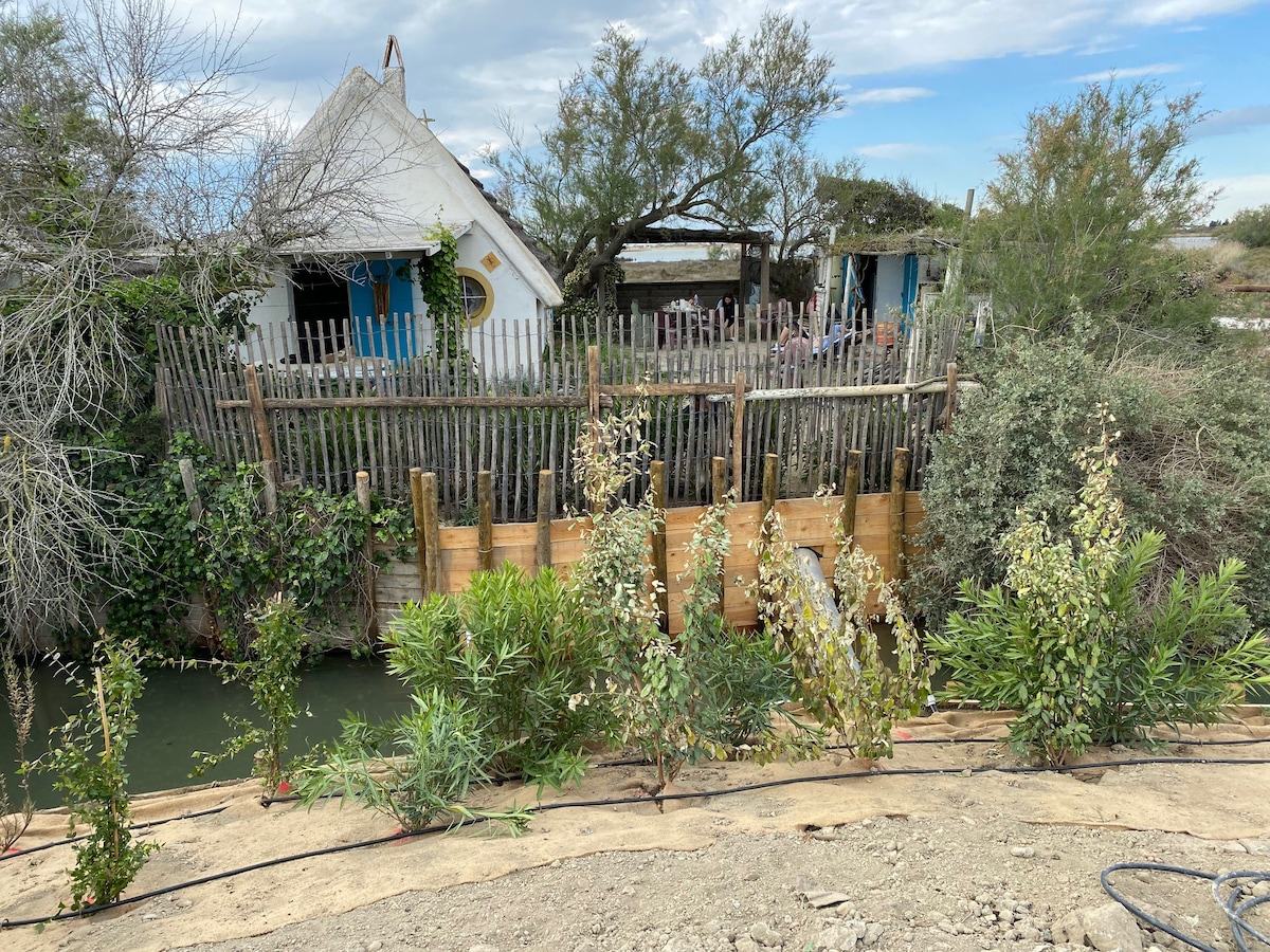 Cabane de Gardian, à la plage