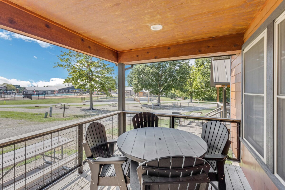 White Cedar Chateau Cabin