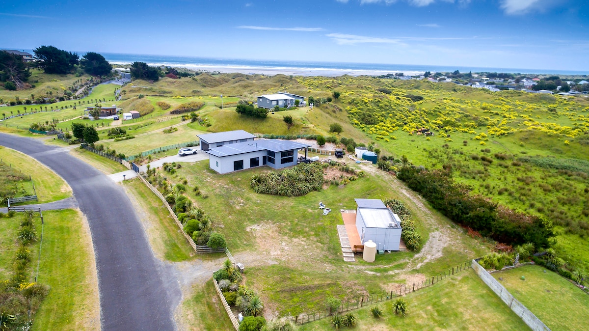 Beach Pod - Waikawa Beach -North Island