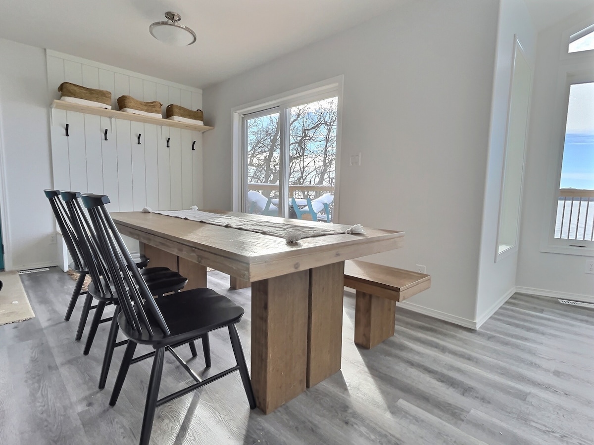 Newly Built Lake front Cabin