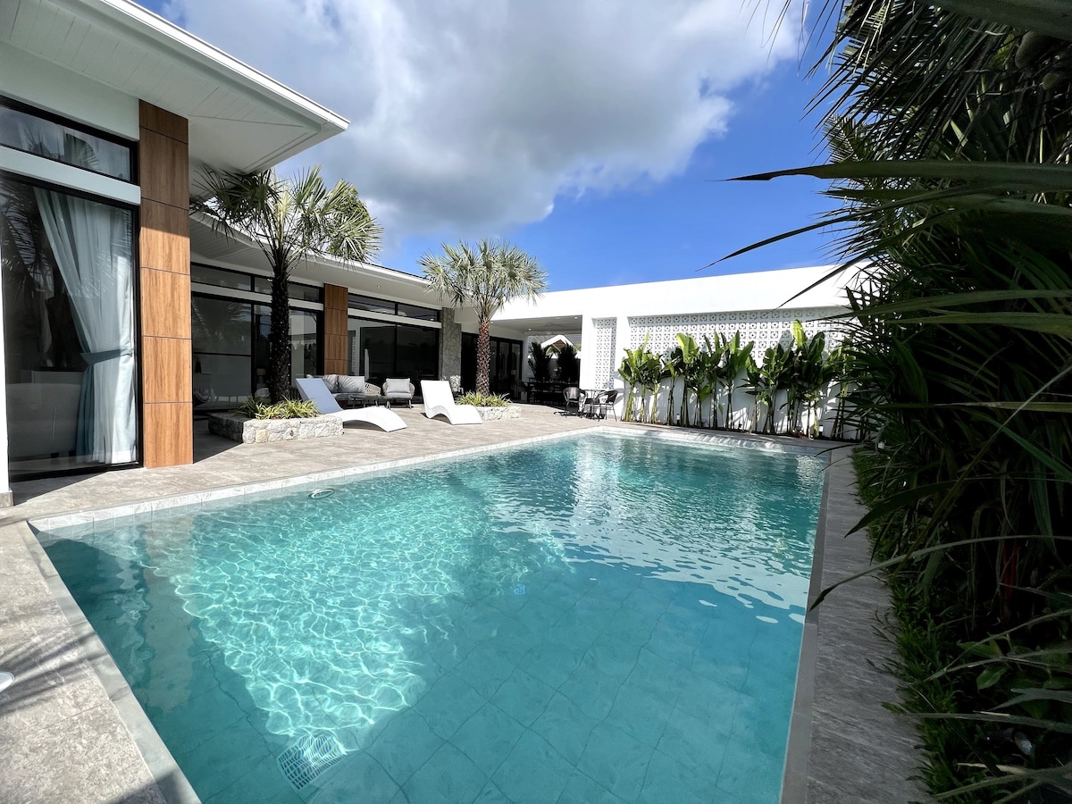 Villa Lola - Modern 3 bedrooms pool house