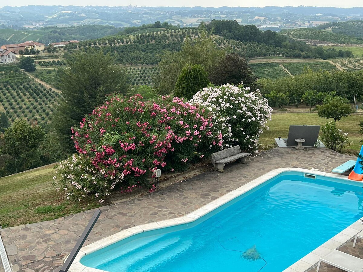Villa Magna with pool Alba Hills